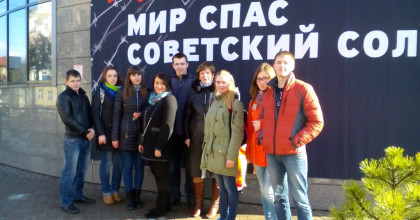 экскурсия по выставке «Помни… мир спас советский солдат» - фото - 1