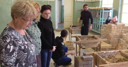отборочный конкурс по компетенции «Кирпичная кладка» по стандартам World Skills Russia среди обучающихся ОГБПОУ «Смоленский строительный колледж» для участия в региональном чемпионате по рабочим профессиям - фото - 1