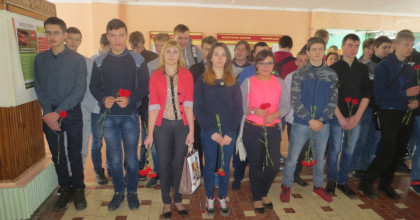 торжественный митинг «Пока мы помним - мы живём» - фото - 1