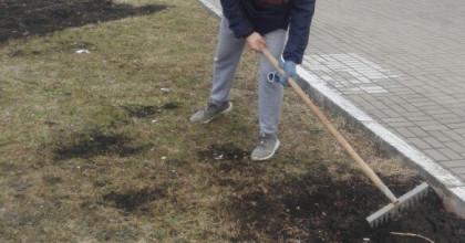 волонтерская акция по уборке территории храма - фото - 1