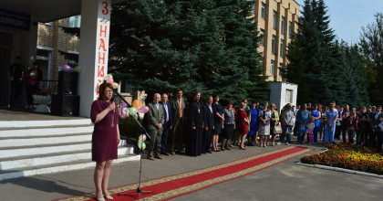 торжественная линейка, посвященная Дню знаний - фото - 1