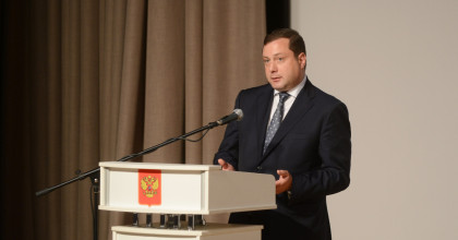 губернатор Алексей Островский поздравил коллектив Смоленского строительного колледжа с юбилеем - фото - 1