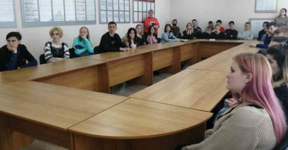 видео тренинг о правилах поведения в местах массового скопления людей - фото - 1