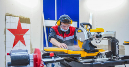 губернатор Алексей Островский посетил Смоленский строительный колледж - фото - 1