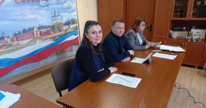 заседании образовательно-производственного кластера  сферы услуг и сервиса Смоленской области - фото - 1