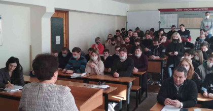 ярмарка вакансий в ОГБПОУ "Смоленский строительный колледж" - фото - 1