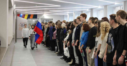 поднятие государственного флага и Разговоры о важном - фото - 1