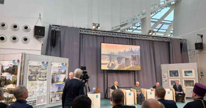 студенты Смоленского строительного колледжа на презентации фотоальбомов - фото - 1