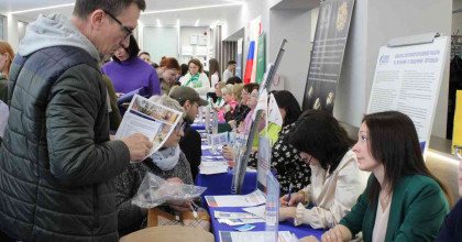 всероссийская ярмарка трудоустройства «Работа России. Время возможностей» - фото - 1