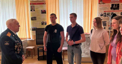 студенты САГА посетили музей боевой славы 1-ой гвардейской Краснознаменной танковой армии - фото - 1