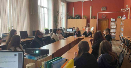 студенты академии на мероприятии по финансовой и правовой грамотности в областной библиотеке - фото - 1