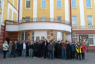 кукольный театр без границ: студенты САГА открыли для себя Петра I глазами белорусских мастеров - фото - 1