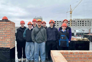 знакомство со стройкой: воспитанники проекта «ПАЗЛ» увидели профессию изнутри - фото - 1