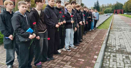 студенты САГА почтили память защитников Отечества - фото - 1